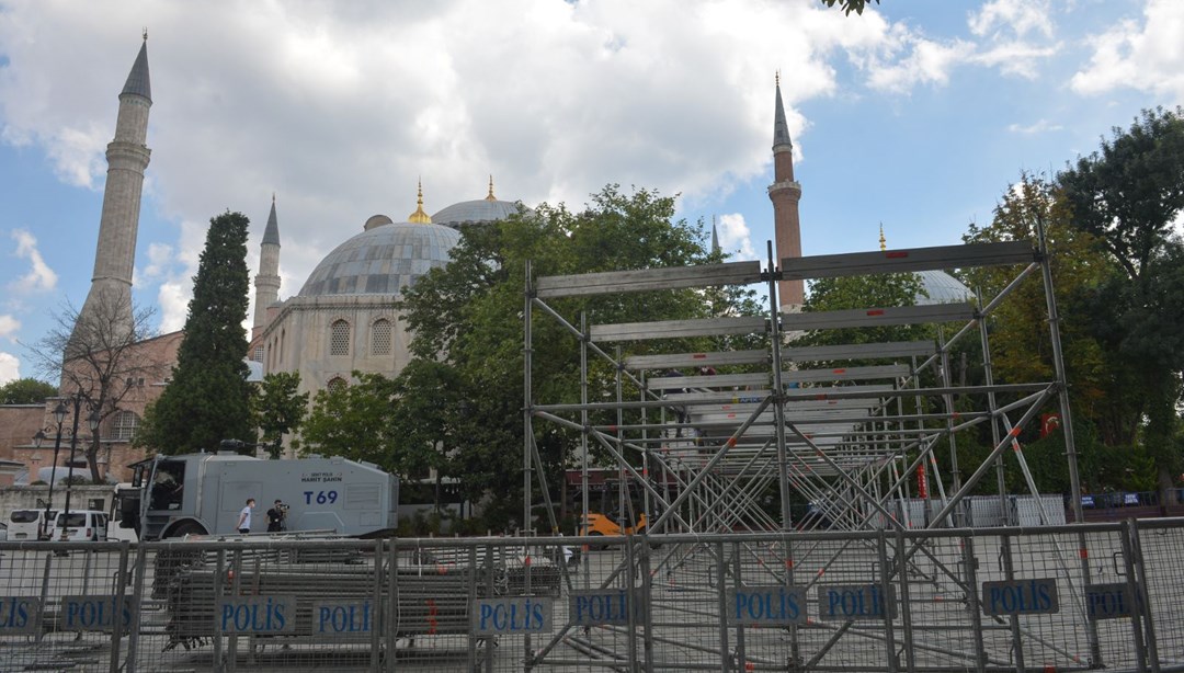 Ayasofya�da ilk namaz için hazırlıklar sürüyor NTV