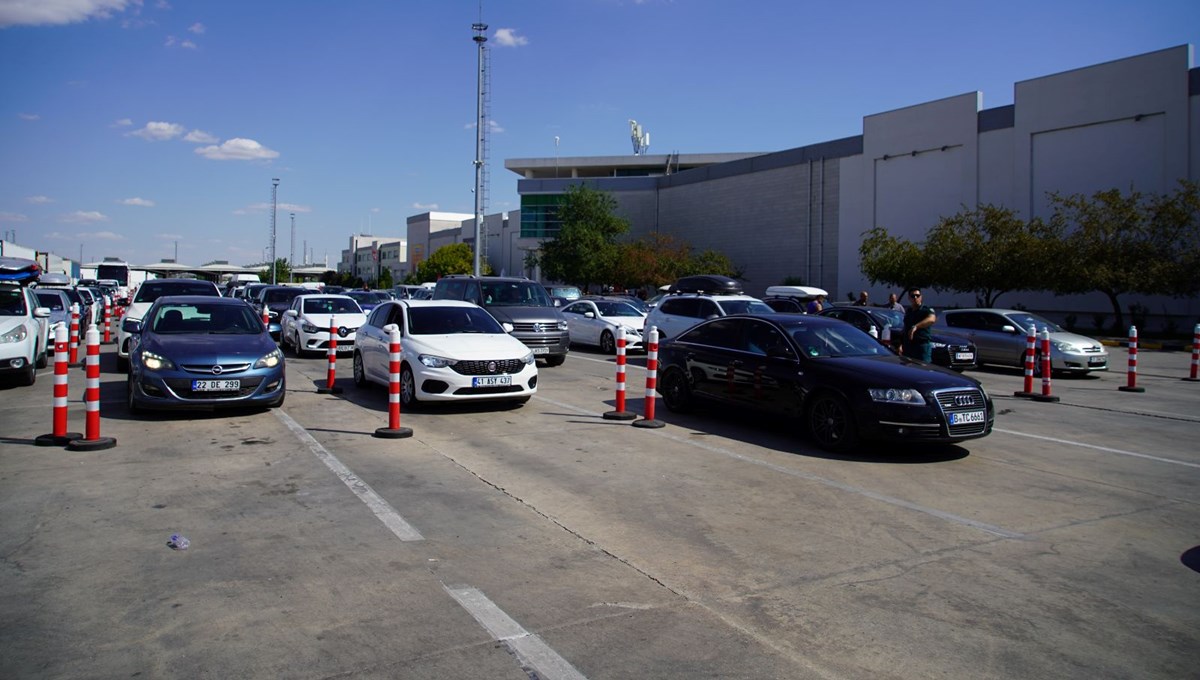 Gurbetçilerin geçişleri hızlandı