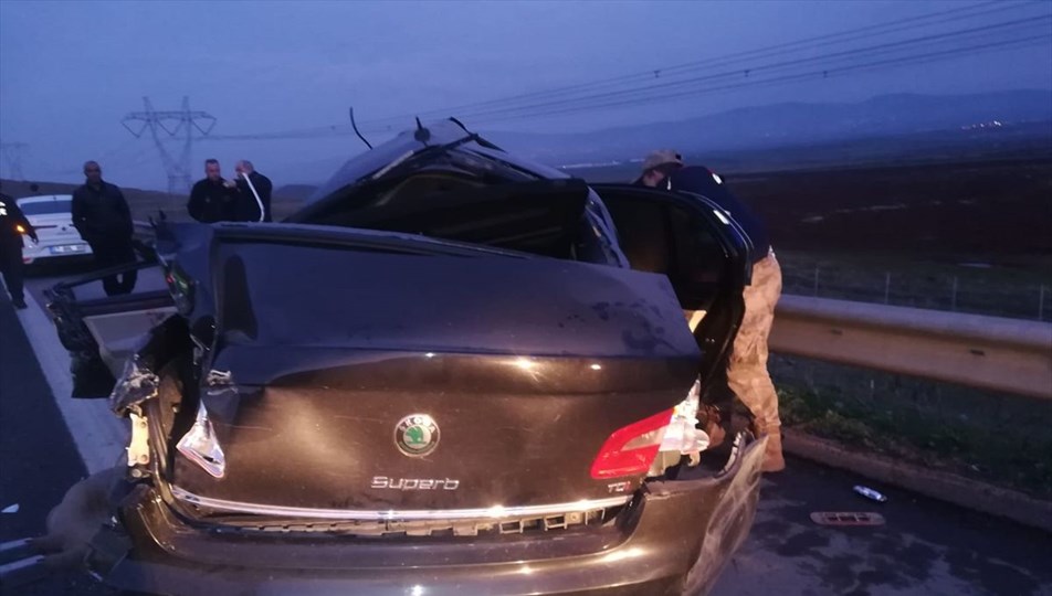Gaziantep'te TIR ile otomobil çarpıştı: 2 ölü, 3 yaralı