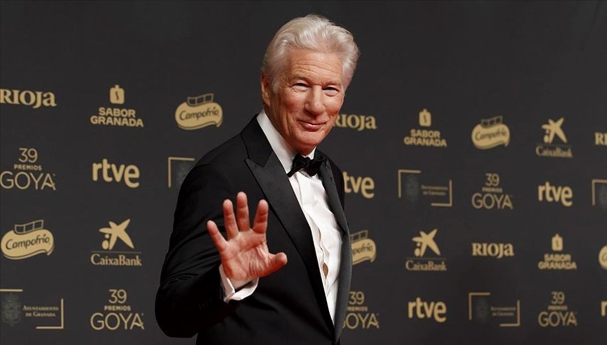 Richard Gere, Filistinli şairin şiirini okudu