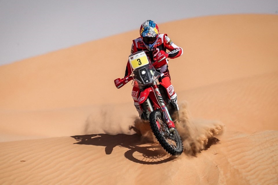 Son şampiyon Sam Sunderland, Dakar Rallisi'ne veda etti - 1