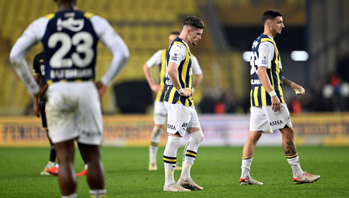 Fenerbahçe, şampiyonluk yolunda kritik 2 puan kaybetti Fenerbahçe, şampiyonluk yolunda kritik 2 puan kaybetti