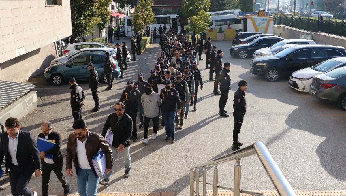 Eskişehir merkezli yüksek kazançlı yatırım vaadiyle dolandırıcılık soruşturmasında 28 tutuklama Eskişehir merkezli yüksek kazançlı yatırım vaadiyle dolandırıcılık soruşturmasında 28 tutuklama