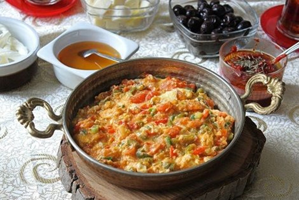 Яичница с чесноком - 3 рецепта - 1000.menu