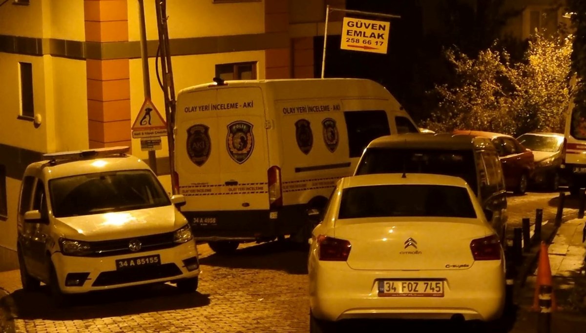 Beşiktaş’ta ev arkadaşını öldürdü, taksiyle kaçarken yakalandı Beşiktaş’ta ev arkadaşını öldürdü, taksiyle kaçarken yakalandı