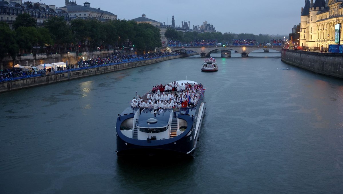 Paris Olimpiyatları: Seine Nehri'ndeki kirlilik nedeniyle triatlon antrenmanı iptal edildi Paris Olimpiyatları: Seine Nehri'ndeki kirlilik nedeniyle triatlon antrenmanı iptal edildi