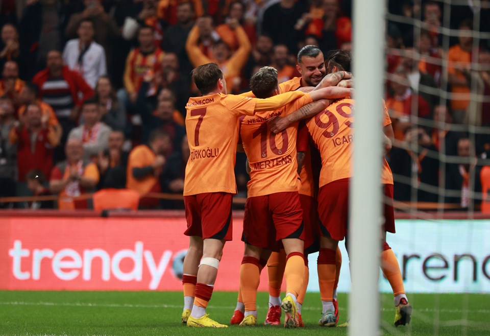 Galatasaray uzatmalarda yıkıldı - 1