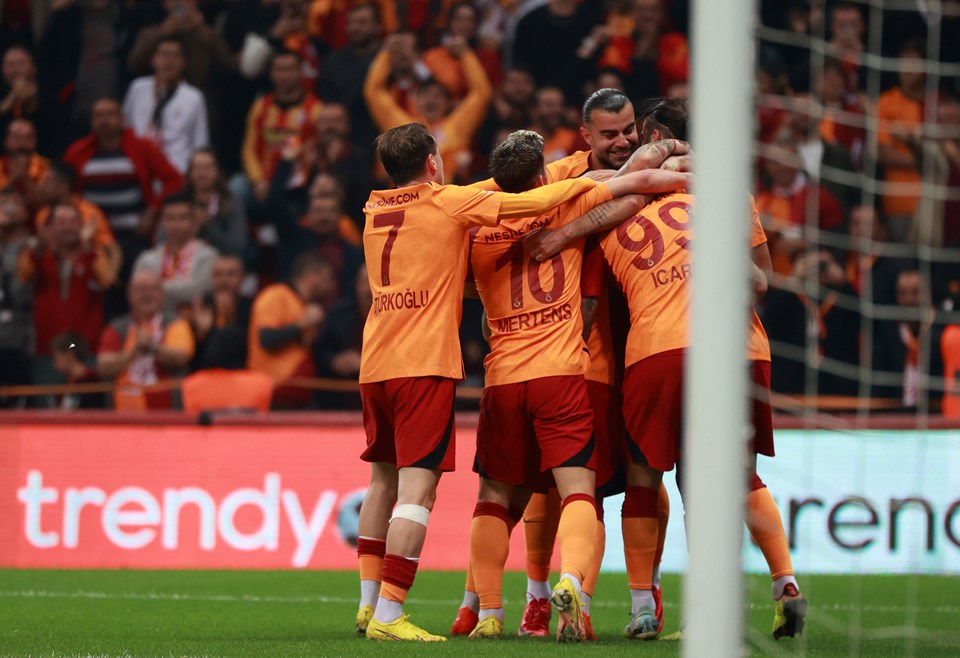 Galatasaray uzatmalarda yıkıldı - 1