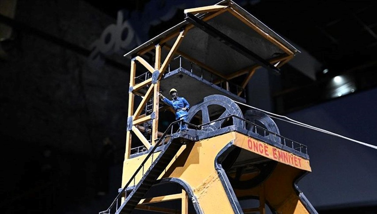Karaelmas Ekspresi yolcuları Zonguldak'ta Maden Müzesi'ni ve Gökgöl Mağarası'nı gezdi Karaelmas Ekspresi yolcuları Zonguldak'ta Maden Müzesi'ni ve Gökgöl Mağarası'nı gezdi