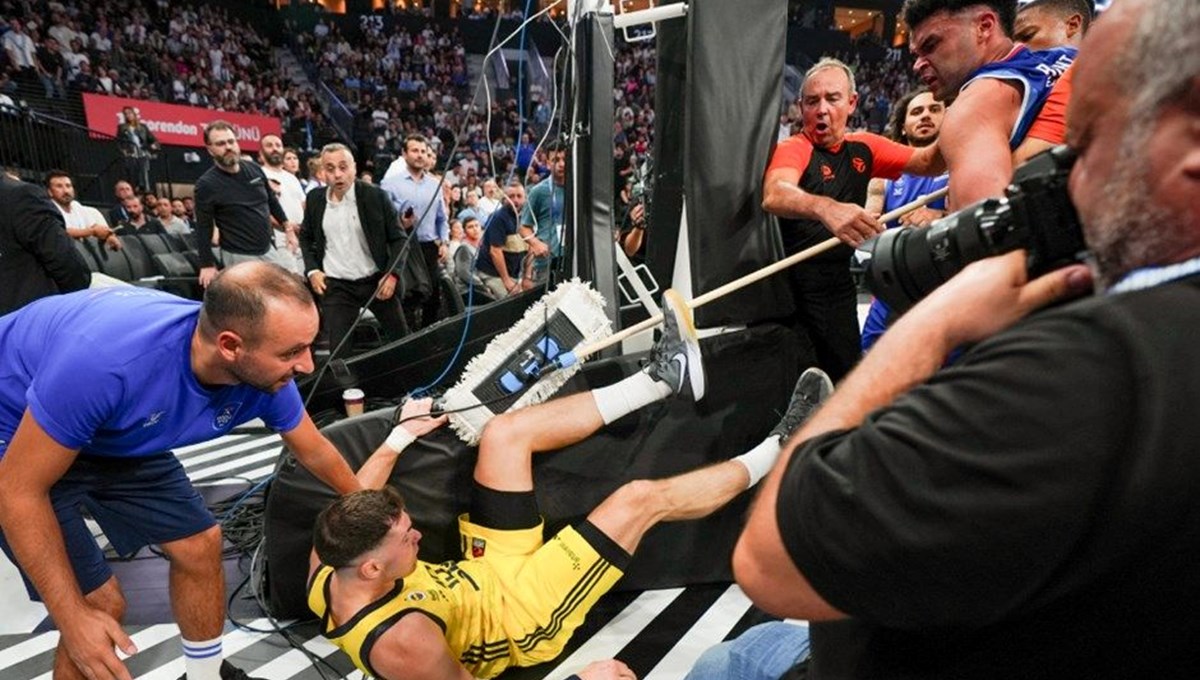 Basketbolda olaylı maç: Tarık Biberovic ve Elijah Bryant'a ceza