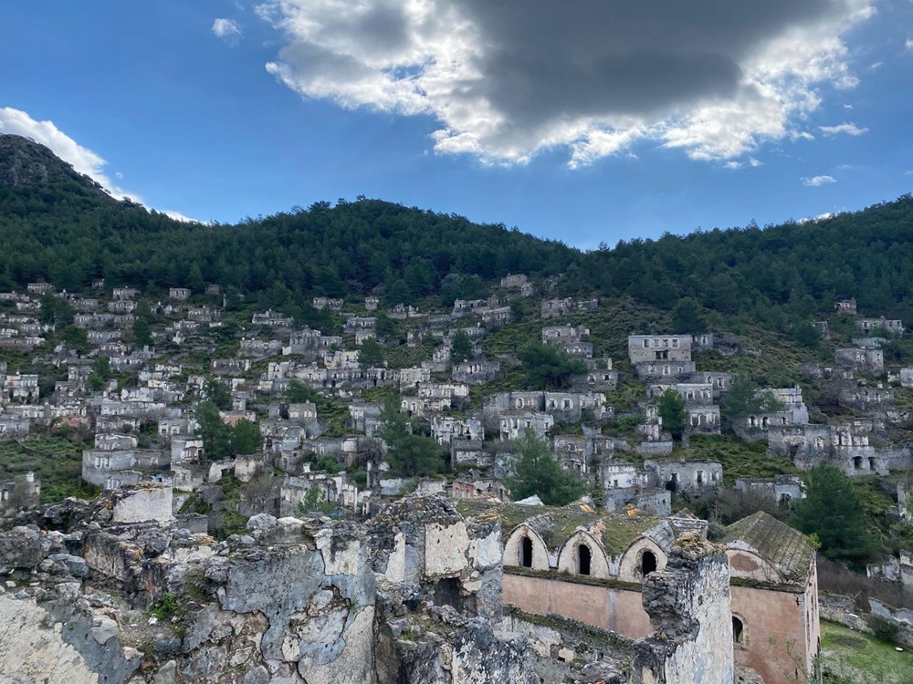 Despite the pandemic, the 'ghost village' is a tourist attraction - 1