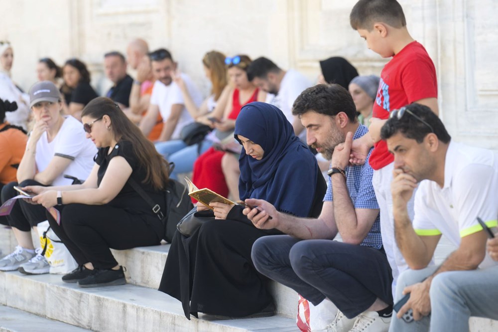 YKS'de ikinci oturum AYT başladı: Sınavı saniyelerle kaçıranlar oldu! - 4