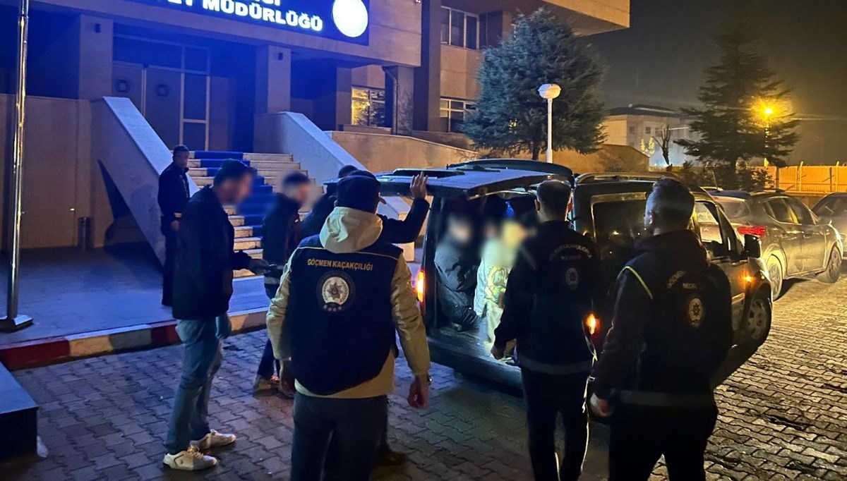 Iğdır'da kaçak göçmenler yakalandı Iğdır'da kaçak göçmenler yakalandı