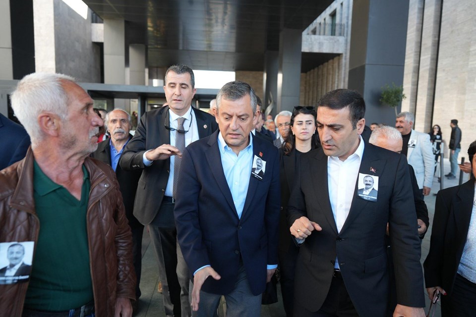 Saldırıya uğrayan Özgür Özel'den ilk açıklama - 2