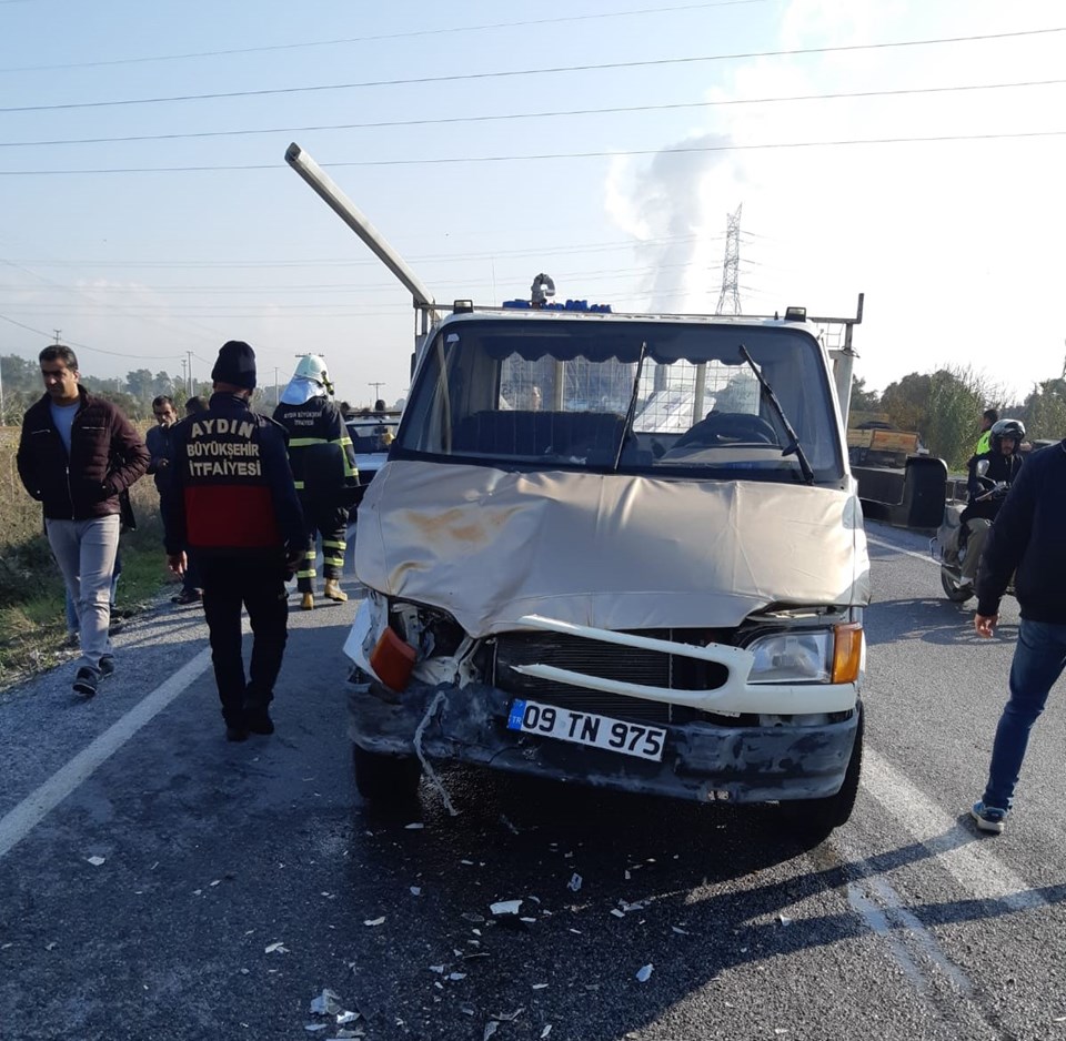 Aydın'da kamyonetle traktör çarpıştı: 1 ölü, 2 yaralı - 1