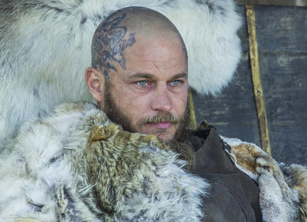 ragnar lothbrok oyuncusu