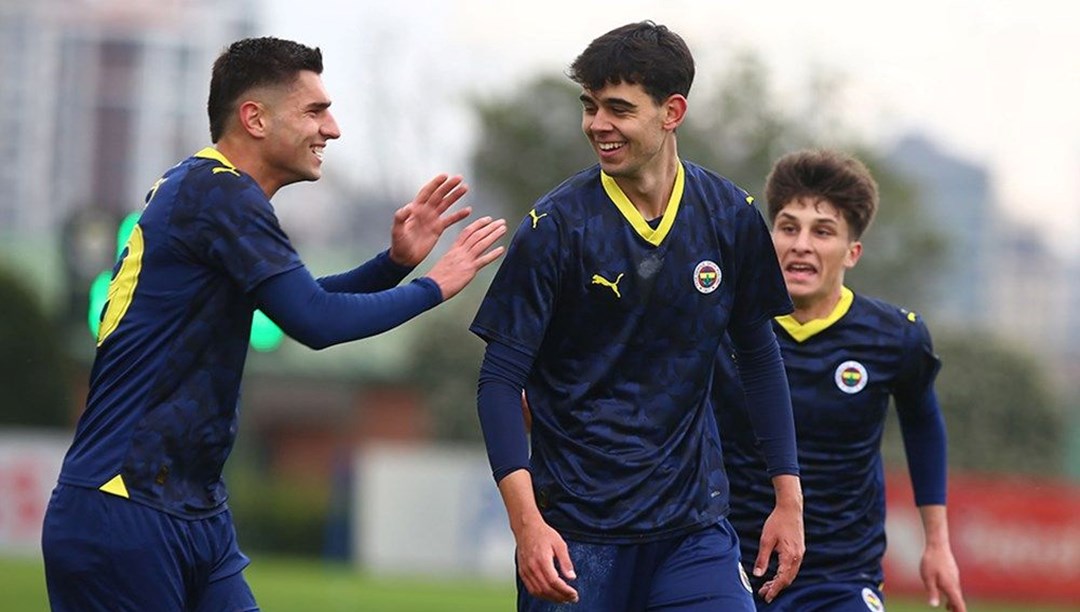 Bir günde 2 maç! Fenerbahçe U19'un İstanbul-Şanlıurfa  yolculuğu