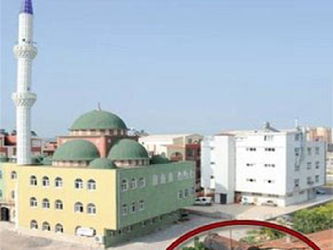 Genelev Karsisinda Cami Ntv