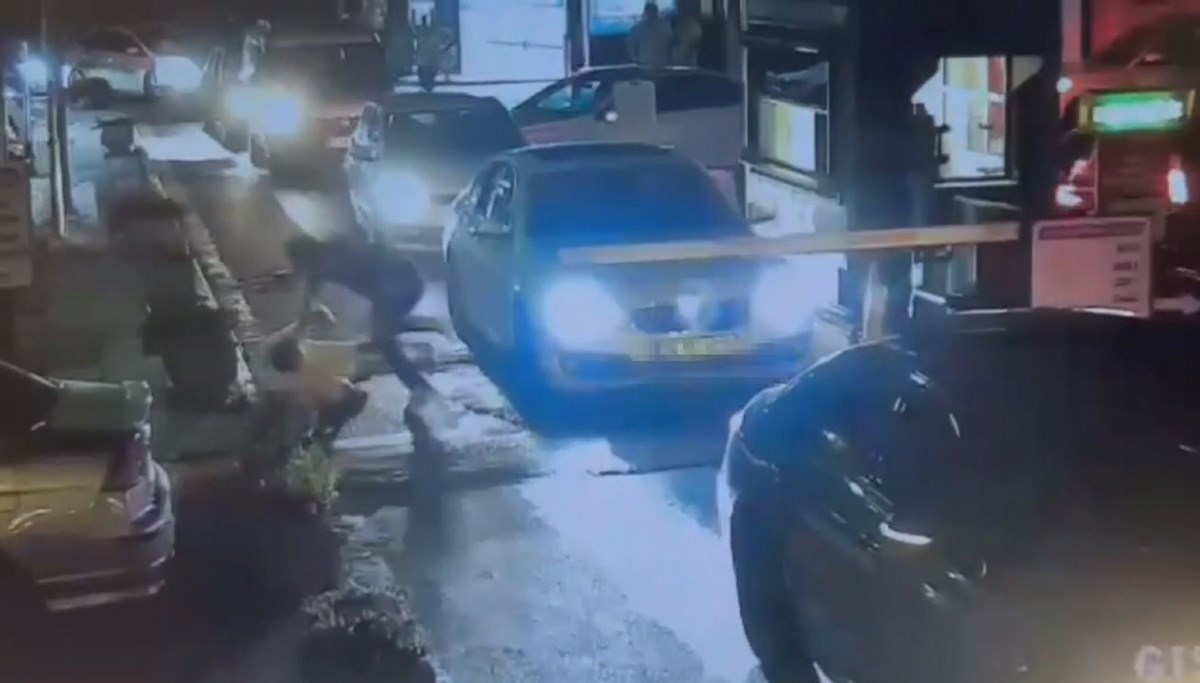 Otopark çıkışında savcıya saldıran şüphelinin ifadesi ortaya çıktı: “Savcımızdan özür diliyorum” Otopark çıkışında savcıya saldıran şüphelinin ifadesi ortaya çıktı: “Savcımızdan özür diliyorum”