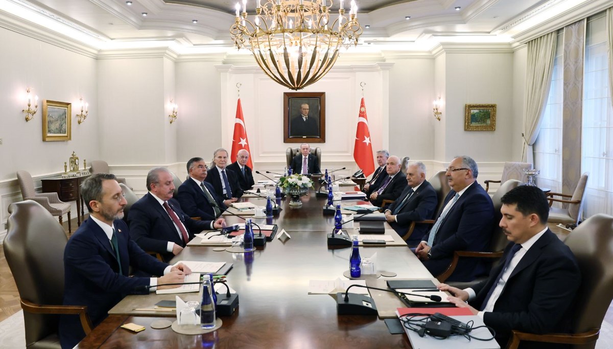 Yüksek İstişare Kurulu toplandı: Yeni anayasa vurgusu Yüksek İstişare Kurulu toplandı: Yeni anayasa vurgusu