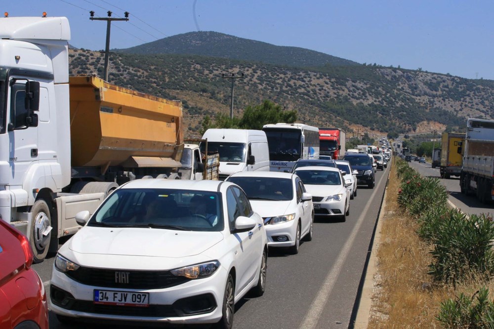 Bodrum'da bayram yoğunluğu: Son 48 saatte 35 bin araç giriş yaptı - 2