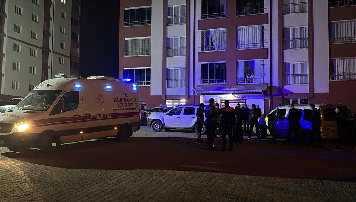 İki kardeş kanlar içinde ölü bulundu
