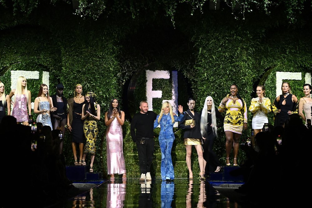 Gigi Hadid, Kate Moss ve Naomi Campbell Milano Moda Haftası'nda - 5