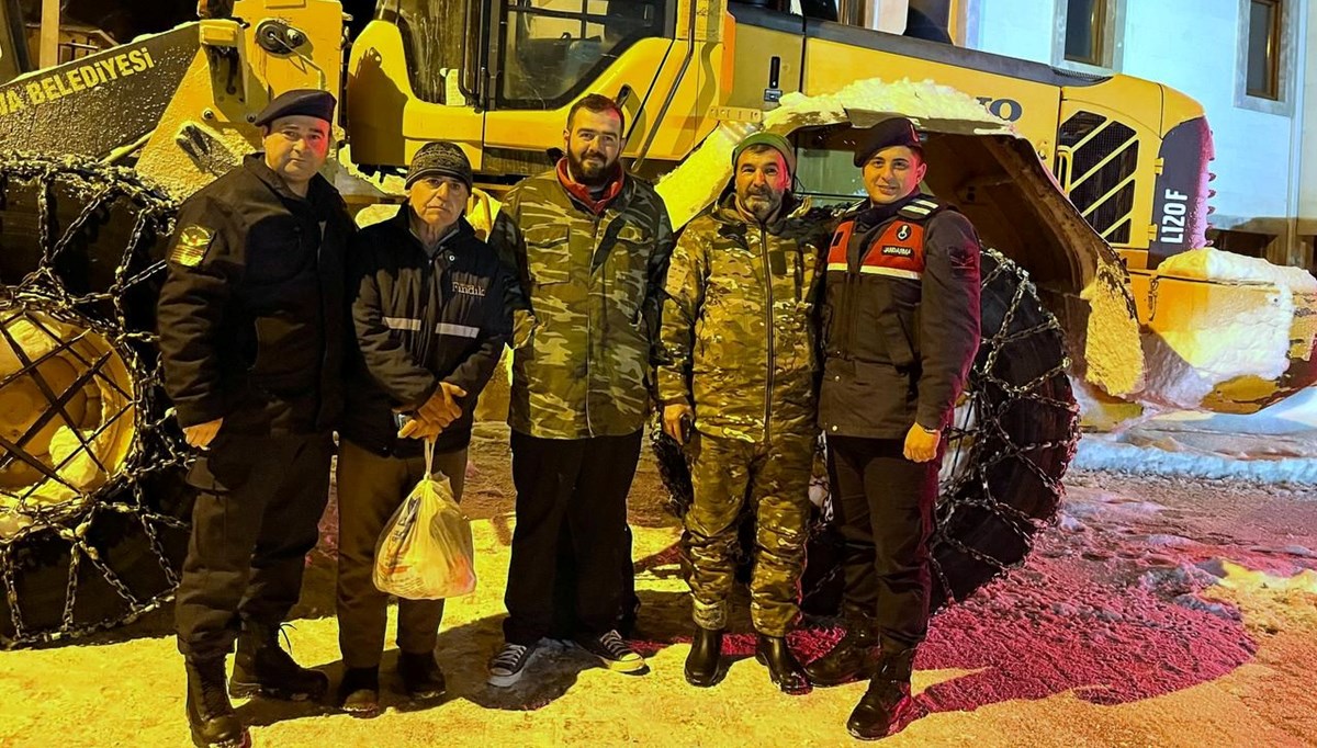 Yoğun kar yağışında yaylada mahsur kaldılar Yoğun kar yağışında yaylada mahsur kaldılar
