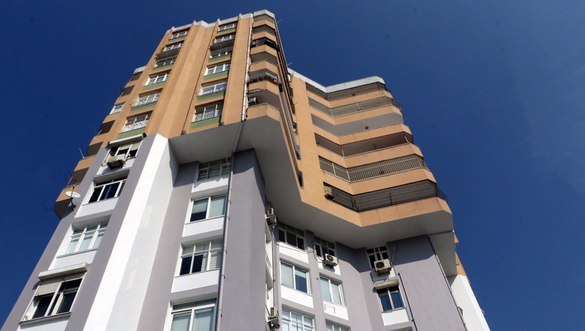 Adana'da tartışılan bina: Sorun yapıda değil boyada