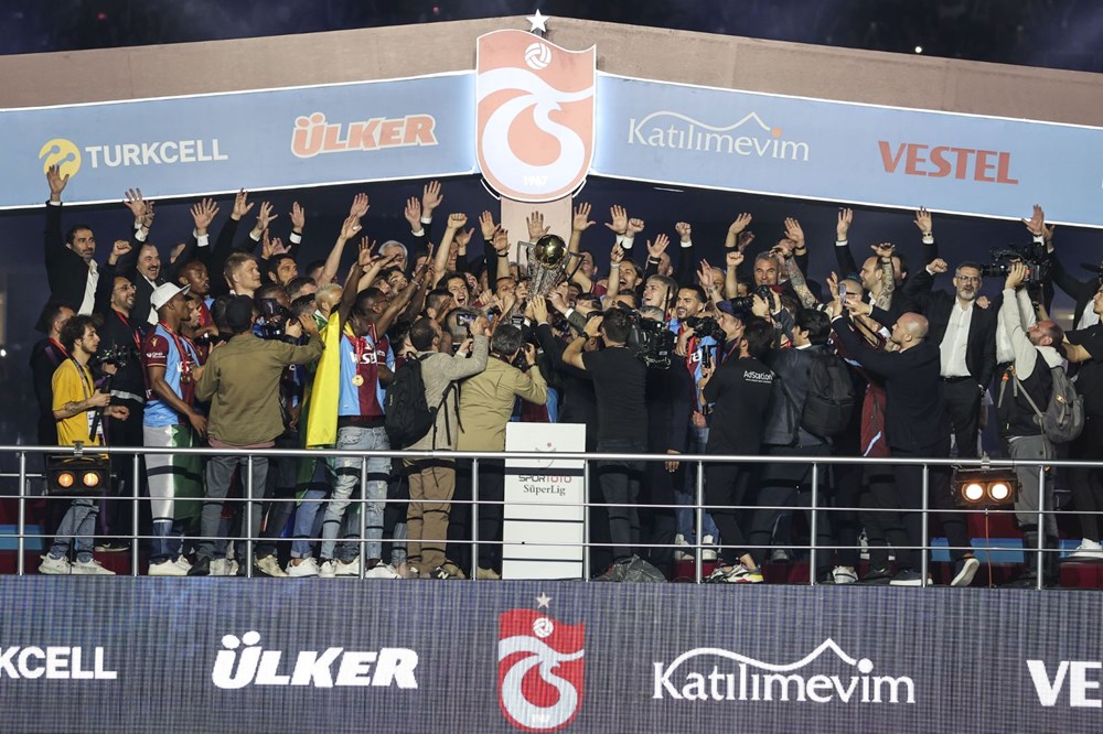 Trabzonspor şampiyonluğunu kutluyor - 3