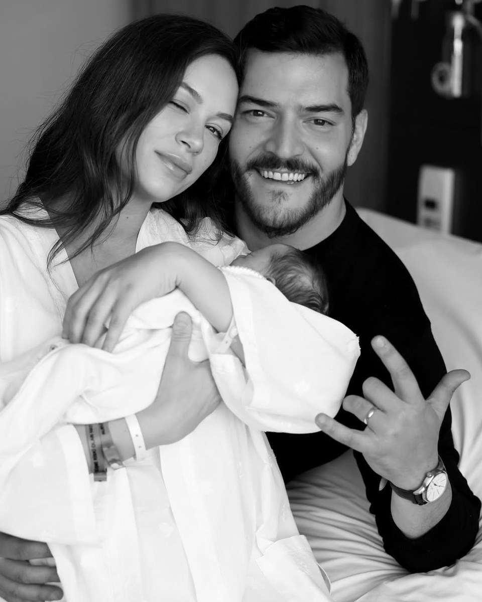 Buse Arslan ve Çağrı Şensoy'dan kızları Yaz ile ilk kareler - 2