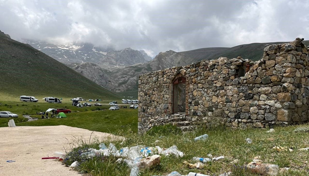 Niğde'nin 'doğal cenneti' Karagöl ve Çini Göl alarm veriyor