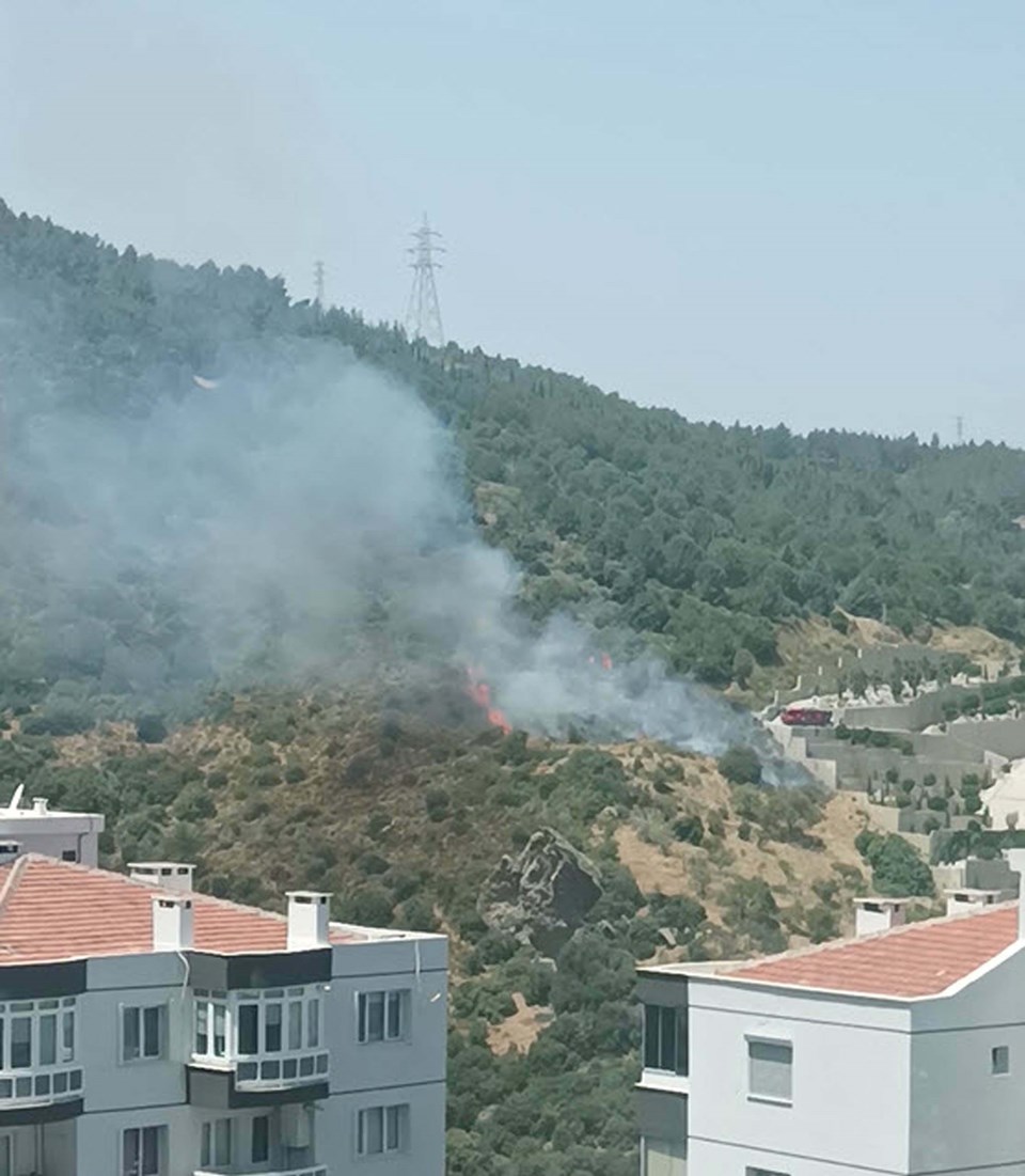 İzmir Narlıdere'de orman yangını - 1