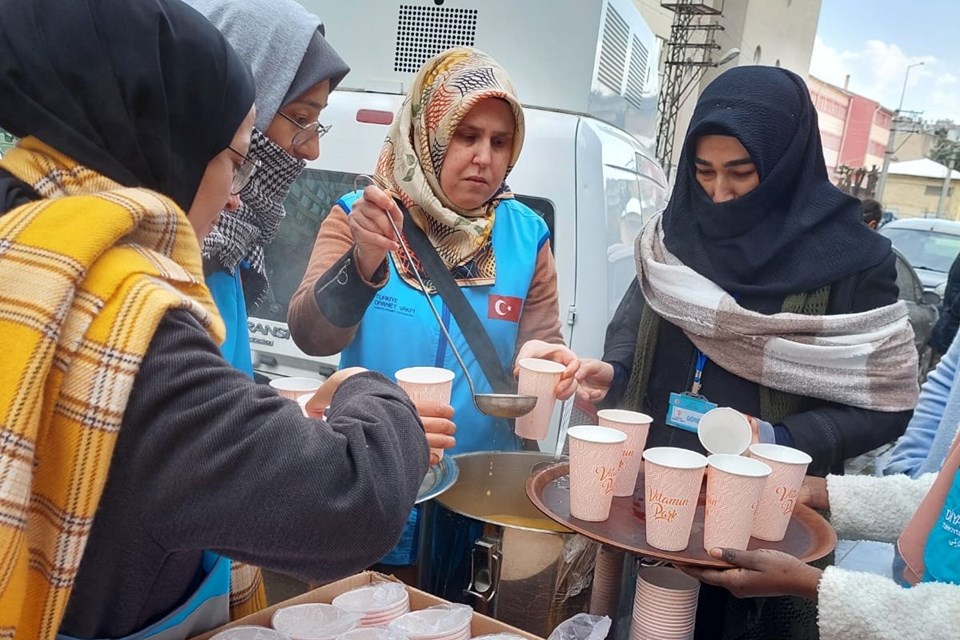 Türkiye Diyanet Vakfı’ndan deprem bölgelerine destekler artarak devam ediyor - 3