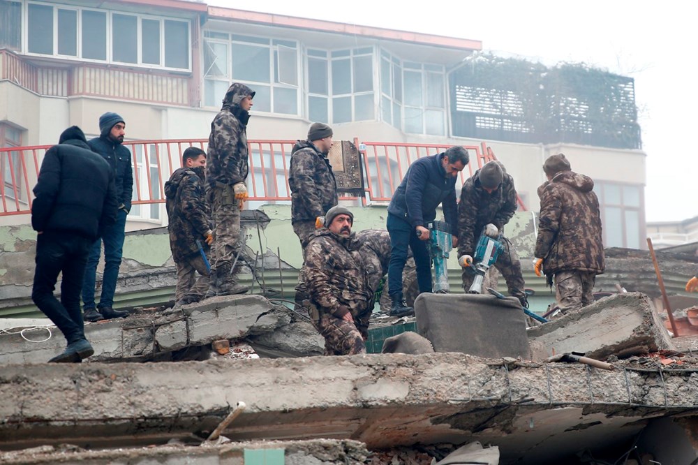 Kahramanmaraş'ta 7,7 ve 7,6 büyüklüğünde deprem: Son durumu AFAD Müdürü Orhan Tatar duyurdu - 22