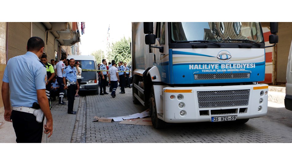 Çöp kamyonu Suriyeli çocuğa çarptı