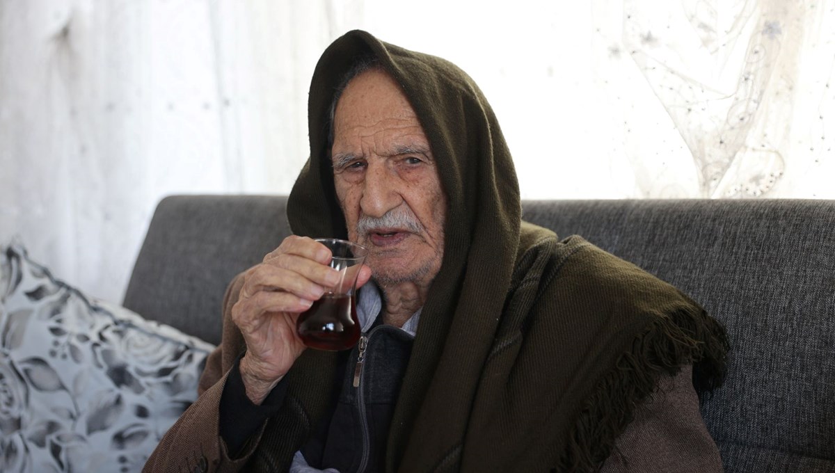 102 yaşındaki Ahmet dedenin uzun yaşam sırrıymış: 