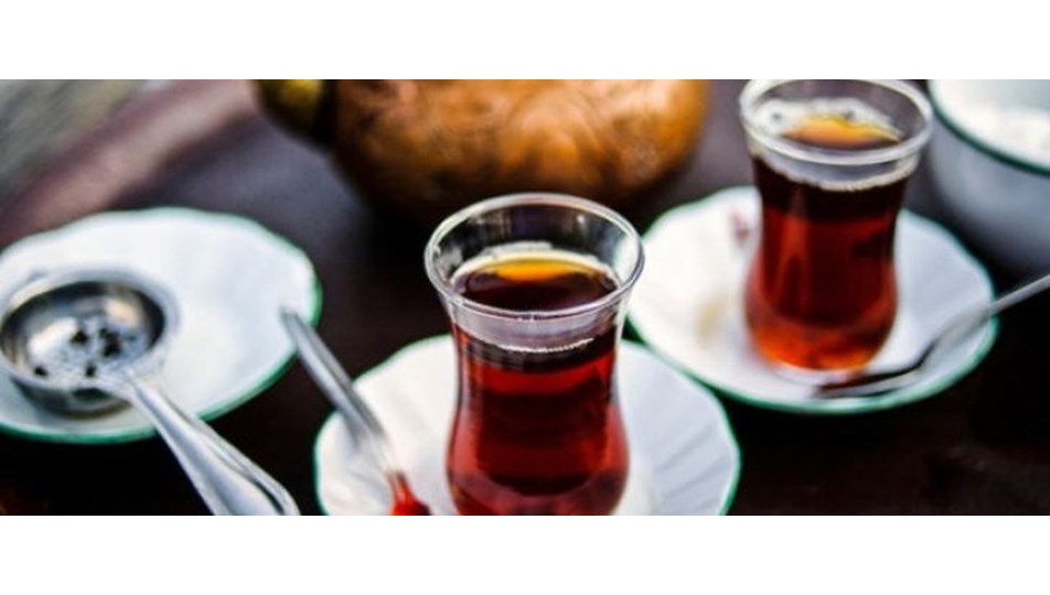 Çay demir emilimini etkiler mi? (Limonlu çay-demir ilişkisi şehir efsanesi mi?)