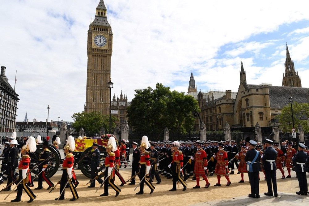 İngiltere, Kraliçe'sine veda ediyor! Kraliçe Elizabeth'in cenaze töreni devam ediyor - 11