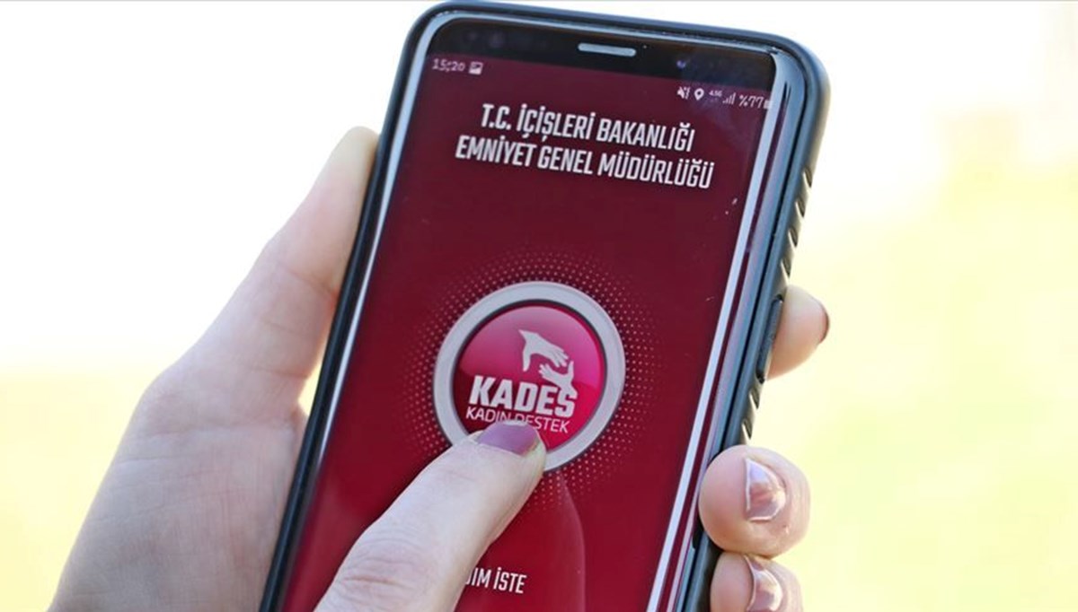 Polisten yardım isteyen kadın eşini bıçakladı Polisten yardım isteyen kadın eşini bıçakladı