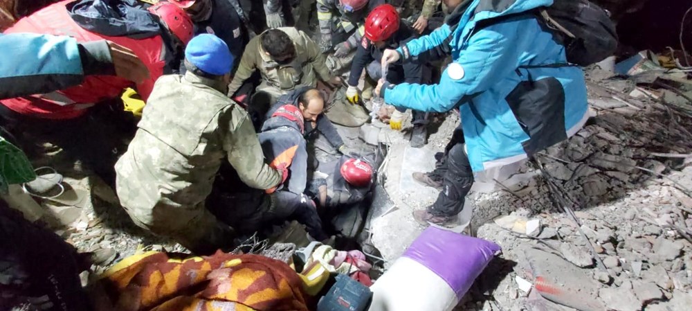 Deprem bölgesinden mucize kurtuluşlar - 39
