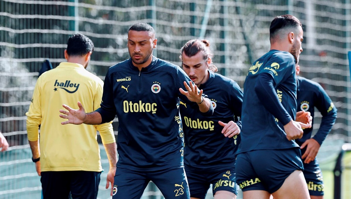 Fenerbahçe'de Çağlar Söyüncü ve Mert Hakan Yandaş gelişmesi Fenerbahçe'de Çağlar Söyüncü ve Mert Hakan Yandaş gelişmesi