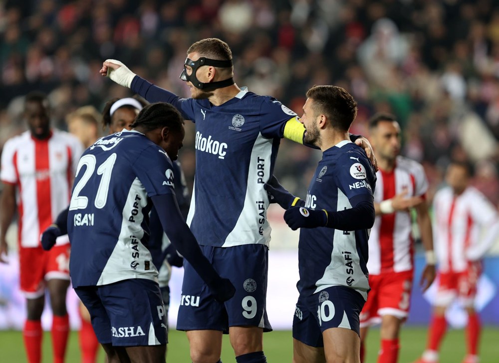 Fenerbahçeli Dusan Tadic'ten reaksiyonlara yanıt: "İlk suçlanacak şahıslar biziz, normal" 79