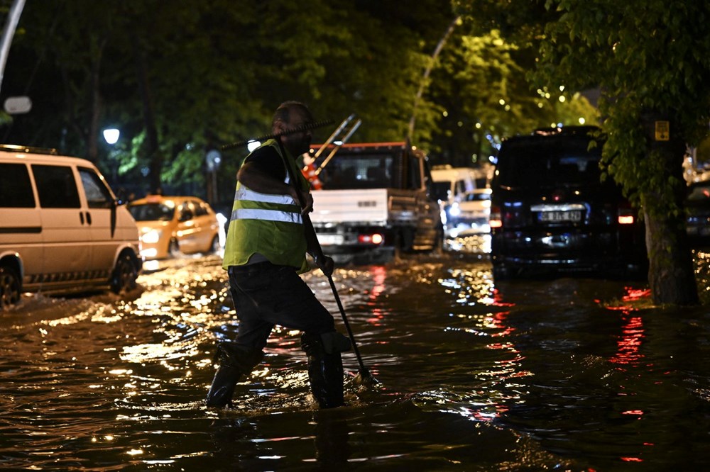 Başkentte sağanak yağış etkili oldu! Ankara'da yollar göle döndü Ankara'da sağanak etkili oldu - 7