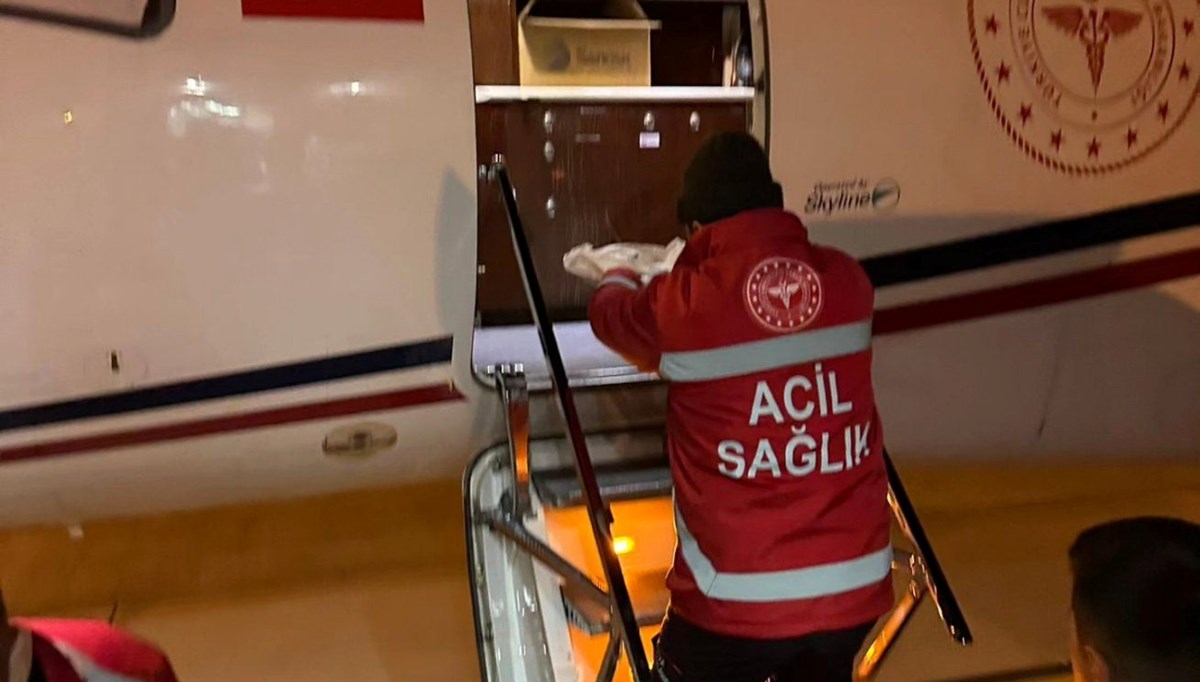 Van'da 10 günlük bebek için ambulans uçak havalandı