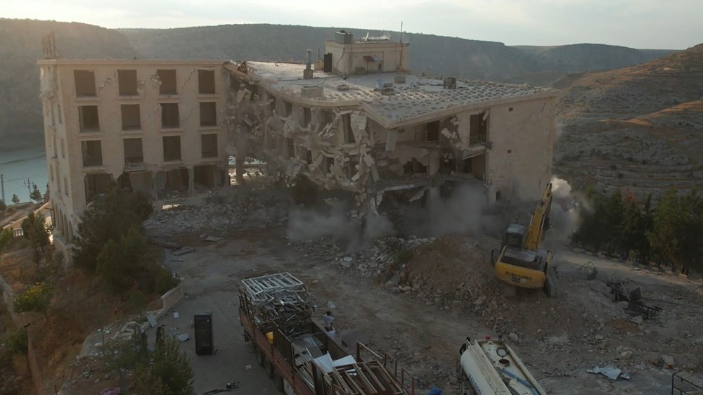 Şanlıurfa'daki''ucube'' otel 23 saniyede yıkıldı - 4