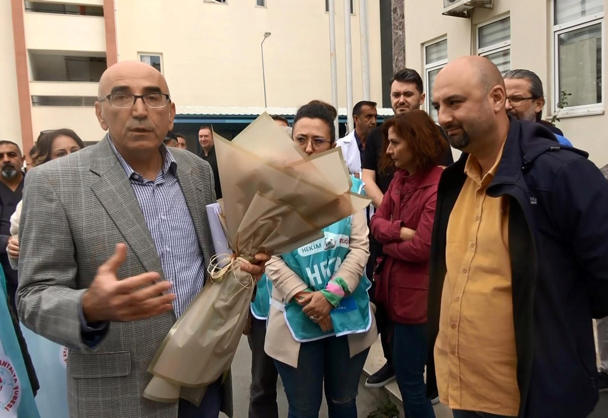Tekin, saldırıya uğrayan doktor Ali Volkan Kaya