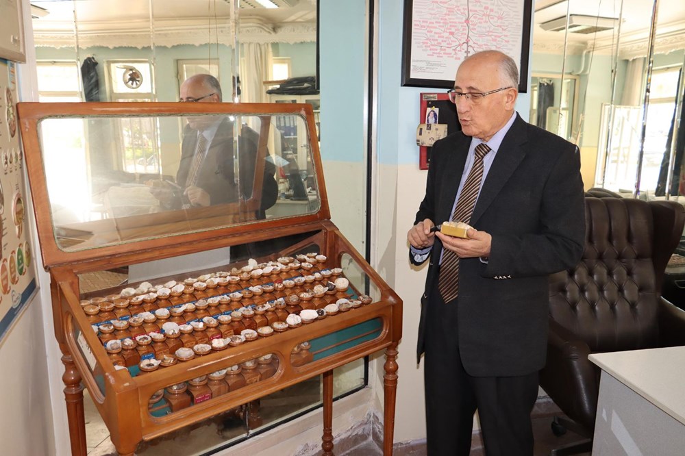 Doctor's interesting 'stone' collection: 2 thousand surgeries removed - 10