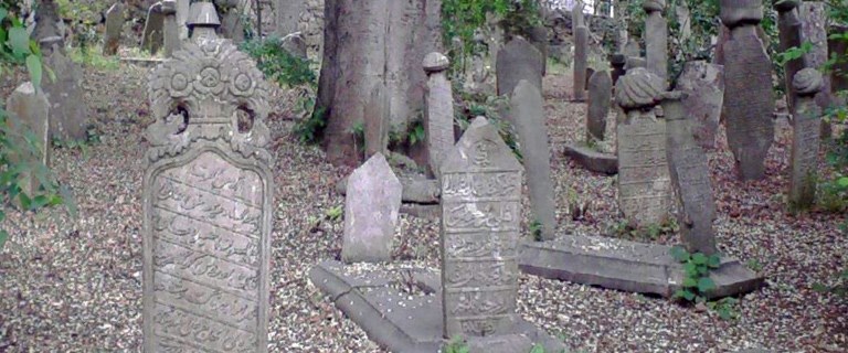 Tarihi Mezar Taslari