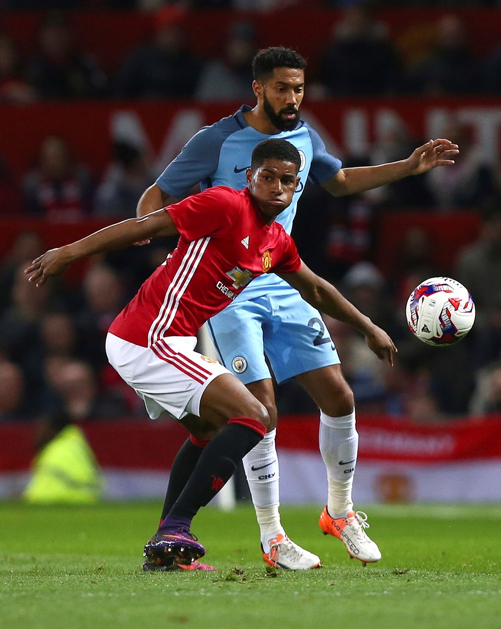 Manchester derbisi kırmızı şeytanların! - 1